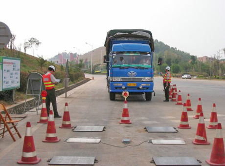 軸重秤-高速公路交警專用地磅、便攜式公路超載檢測系統